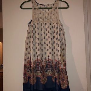 Knee length paisley patterned dress